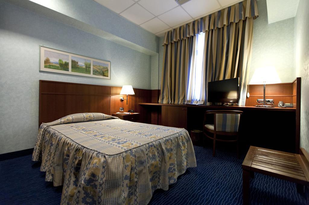 Palace Hotel Moderno Pordenone Room photo