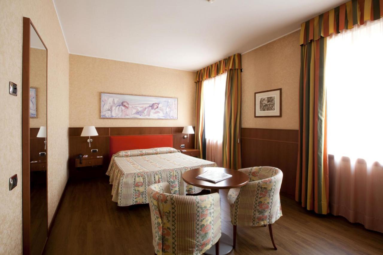 Palace Hotel Moderno Pordenone Exterior photo