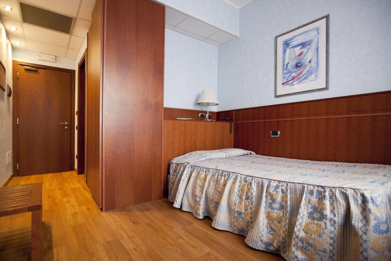 Palace Hotel Moderno Pordenone Exterior photo